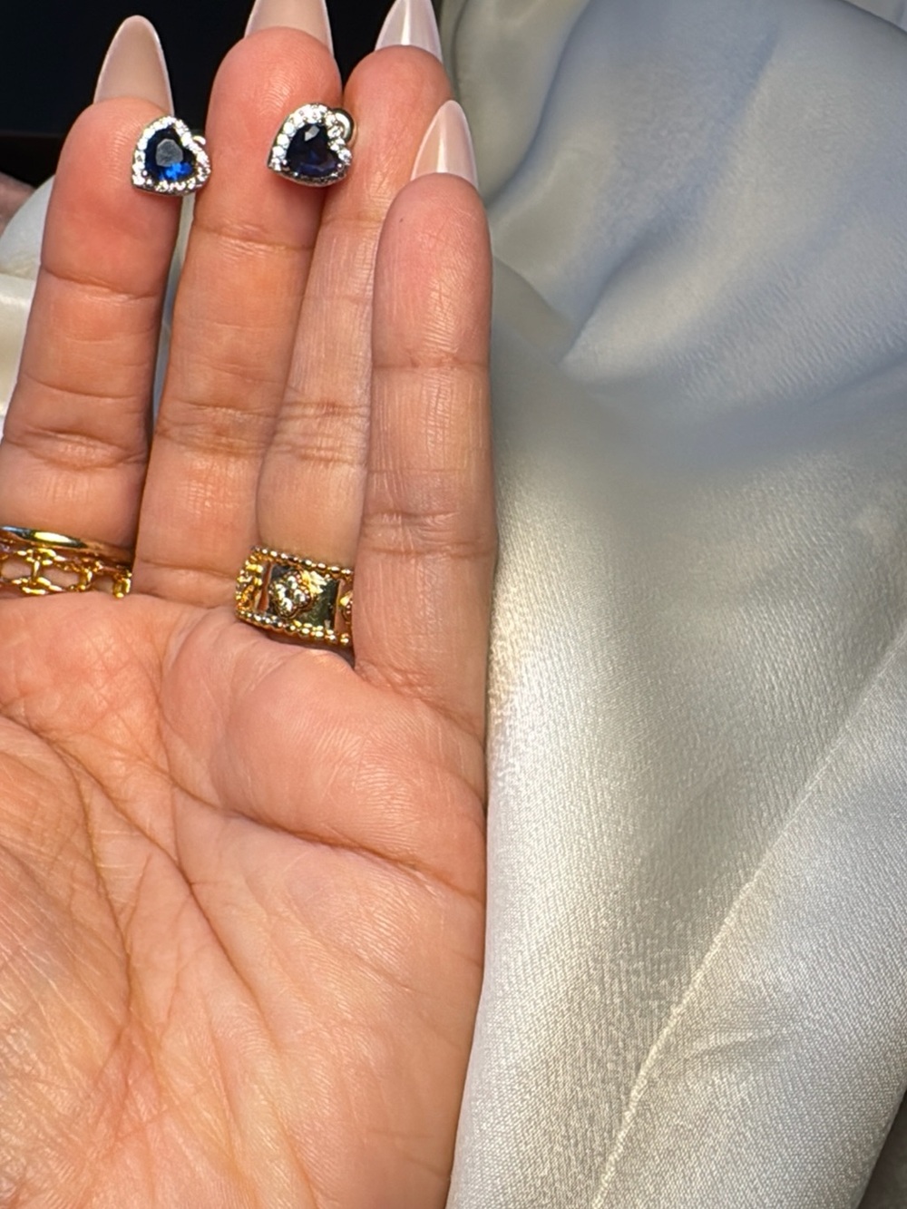 Diamond & Sapphire Heart Stud Earrings - 18k Gold filled - Picture 4 of 9